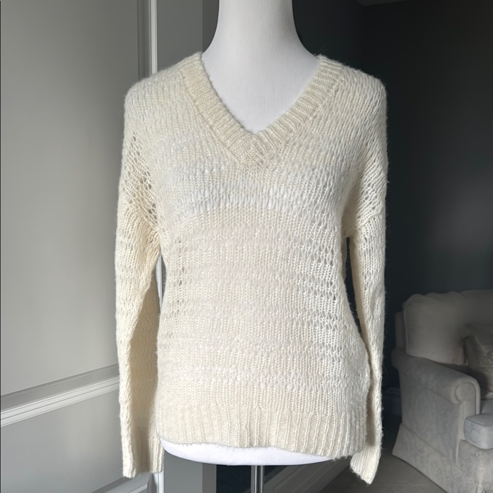 Naadam Cozy Cream Alpaca Blend V-Neck Sweater Sz XS